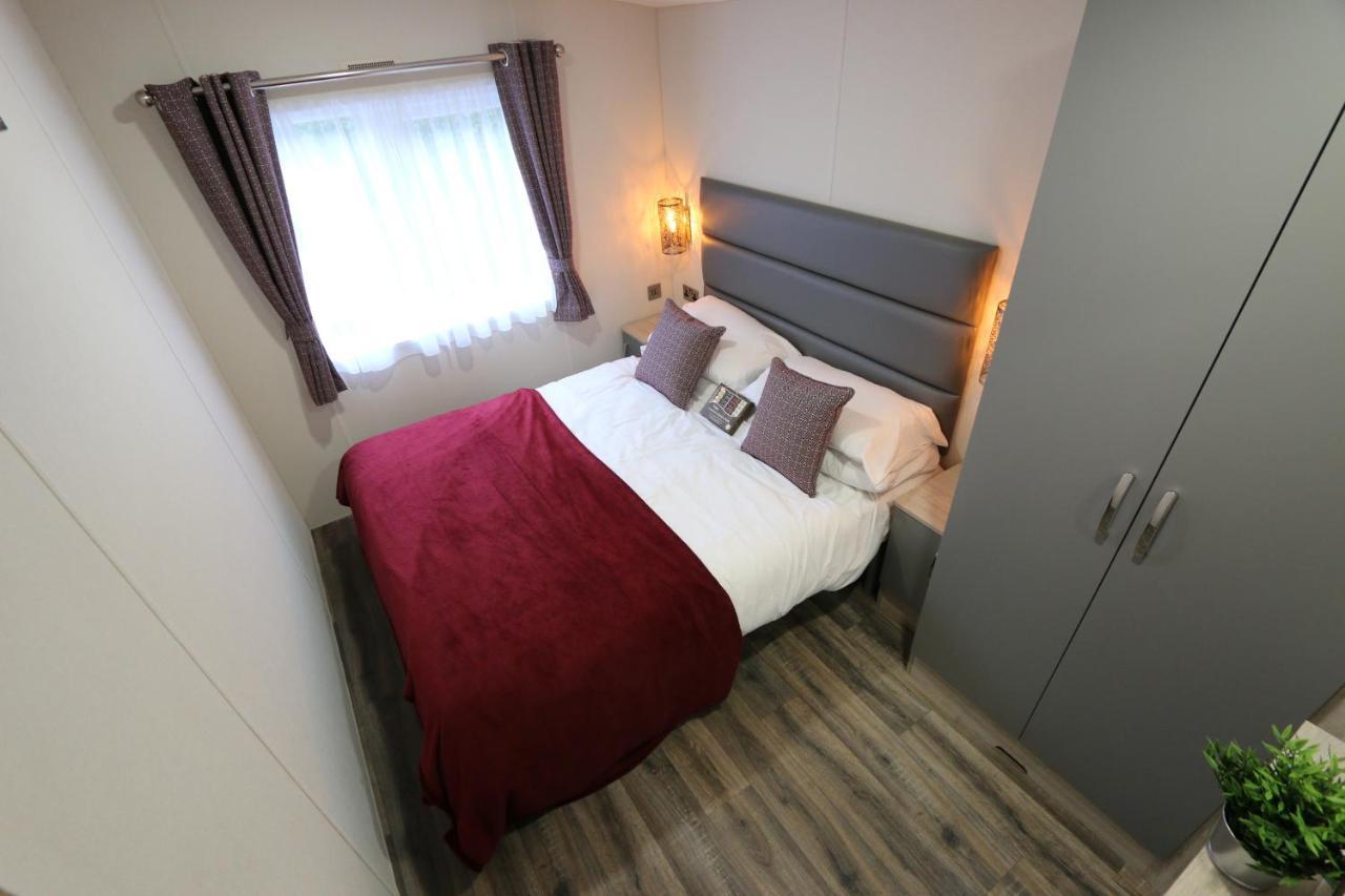 Black Bull Retreat, Barmston With Private Hot Tubs Driffield Экстерьер фото