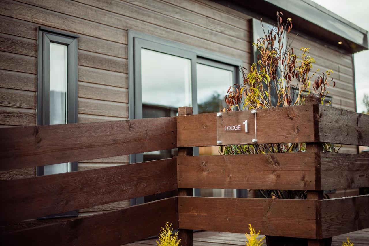 Black Bull Retreat, Barmston With Private Hot Tubs Driffield Экстерьер фото