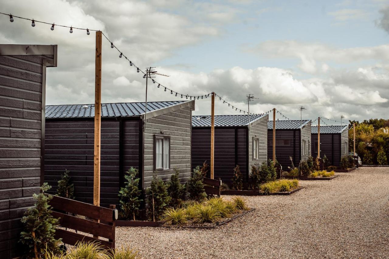 Black Bull Retreat, Barmston With Private Hot Tubs Driffield Экстерьер фото