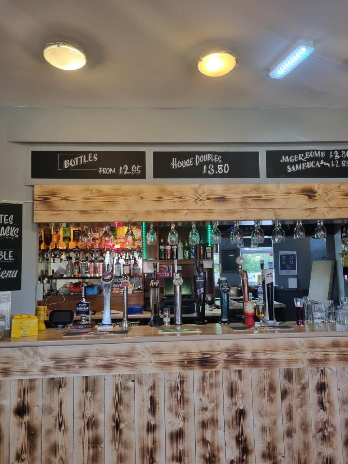 Black Bull Retreat, Barmston With Private Hot Tubs Driffield Экстерьер фото